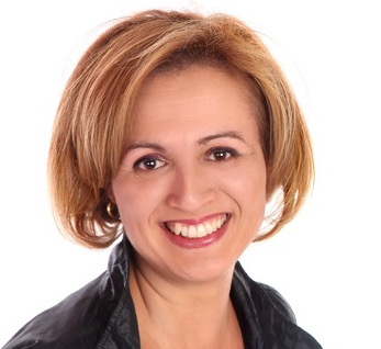 Locutora nativa de español, voz de las profesoras Carmen y Marta (España)